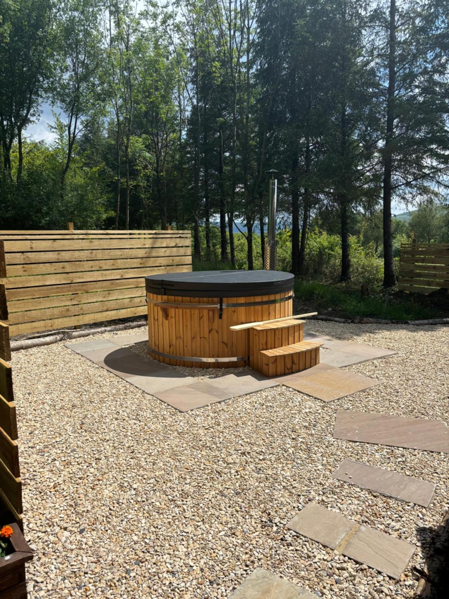 Celtic Minor Pods Villa Ystalyfera Exterior photo